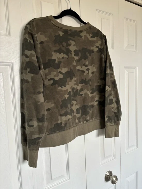Eddie Bauer Olive & Dark Green Camo Crewneck Sweater - Picture 9 of 11